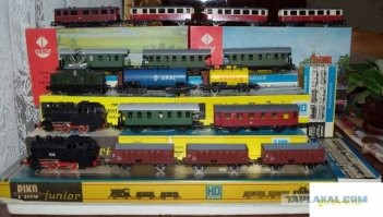 На тебе гдровскую игрушку. Я и сейчас бы от такой не отказался...