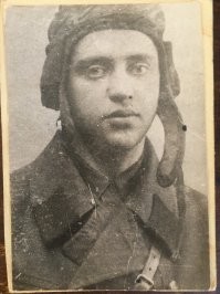 Это мой отец.
Город Станислав, 1941 год.