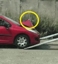 Бля, это ж каким надо быть долпйопом, чтобы так машину зацепить!?