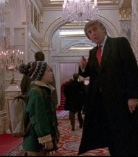 Я знал что в фильме Один дома . снимался Вовочка и Штирлиц .
Наши герои