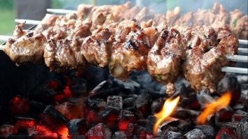 Языки пламени под шашлыком???