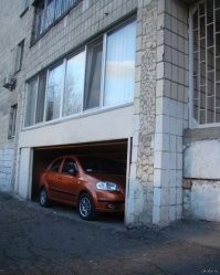 Мастер-класс по параллельной парковке: вот как надо чувствовать габариты своего автомобиля