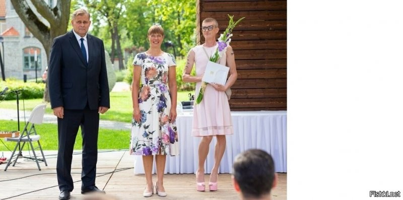 А ты "сына" президента Эстонии видел? Да, президент это баба, а мужик это муж..