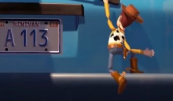 В память о проведенных студенческих годах в Калифорнийском институте искусств, в котором учились многие из аниматоров студии Pixar,  в м/ф появляется номер А113 - это номер аудитории, в которой они изучали графический дизайн и анимацию.