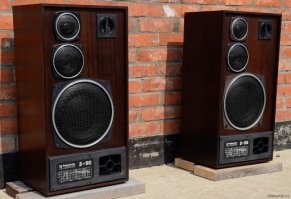 У нас такой комплектик был в советское время.