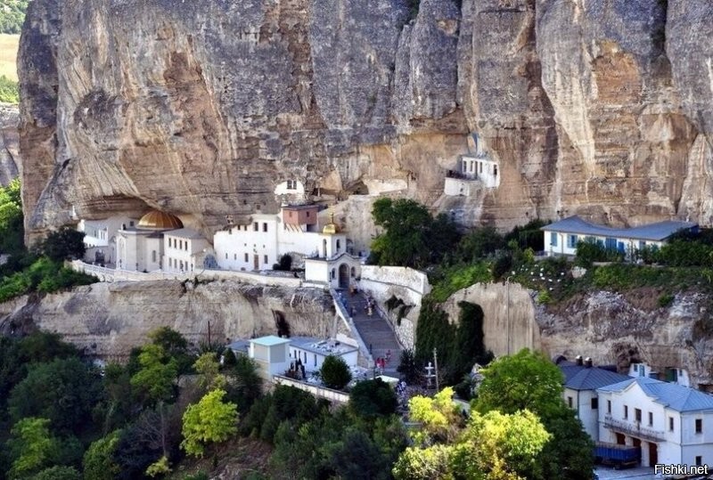 Инкерманский Свято-Климентовский пещерный мужской монастырь   один из старейших средневековых пещерных монастырей в Крыму, в пригороде Севастополя   городе Инкермане.