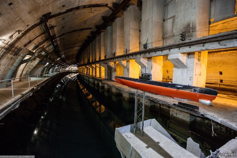 Объект 825 ГТС (или К-825)   бывшая подземная база подводных лодок в Балаклаве