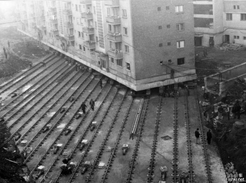 Это Тверская, Москва, 1937 год.