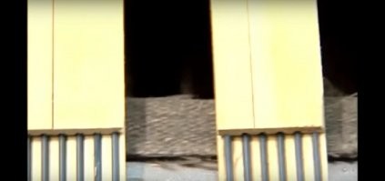 Сперва склеивают, потом нарезают.