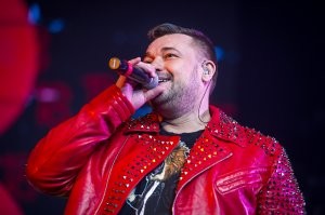 Маршал Жуков, это два разных певца