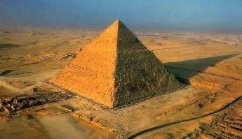 Все в списке выше лошары.
Египетский чувак Хеопс. Стоимость "склепика для упокоения", в переводе на нынешнюю стоимость около 10 млрд.долларов.  
Погибших, покалеченных при строительстве около 5 тыщ.человек.