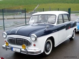 Это не помешало в современных автомобилях делать пластиковые бамперы, крылья и многие другие элементы. Так что, пластиковый кузов это то, к чему идут все автоконцерны. 
Касаемо Трабанта - его просто "загнобили". Машина была неплохая, уж точно не хуже фиата. А вот хорошей рекламной компании со сказками - тогда не провели, чем и воспользовались злопыхатели/конкуренты по всему миру раздувая из любой "мухи" слона. 
Напомню - ВАЗ "копейка" вышла в 1972 году. Трабант начали выпускать с 1957 года. Причем выпускали его до 91ого года во множестве модификаций от микролитражки с мотоциклетным двигателем (AWZ P70) до машины класса "Волги" (Sachsenring P240). 
Подозреваю - вместо АвтоВаза лучше бы построили завод Трабантов. Но с этим заводом вообще была очень темная история. Гораздо темнее чем с Мистралями.