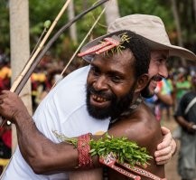 ВНУЧАТЫЙ ПЛЕМЯННИК ИЗВЕСТНОГО РУССКОГО ЭТНОГРАФА И ПУТЕШЕСТВЕННИКА Николай Миклуха-Маклай, 44 года. Основатель и директор «Фонда им. Миклухо-Маклая».