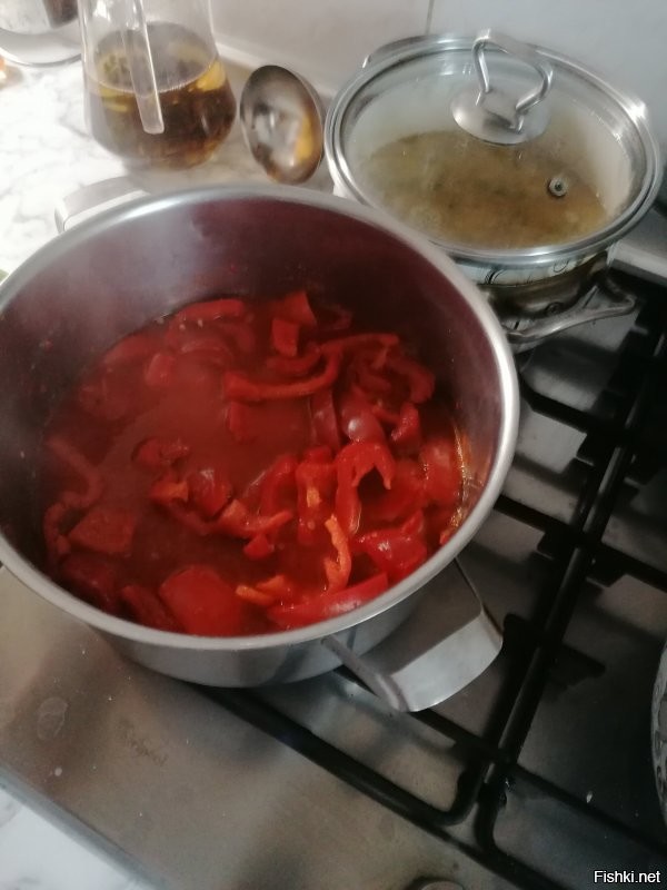 Всё уже бурлит)))И перец ми аджика