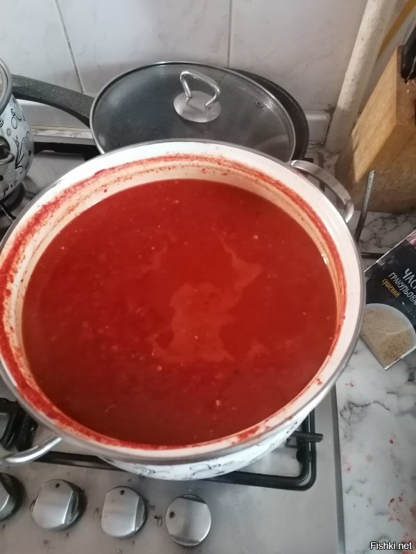 Всё уже бурлит)))И перец ми аджика