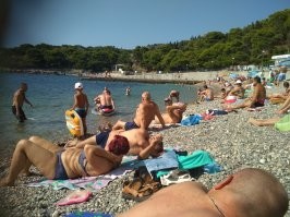 Сегодня 26 сентября. Крым. Форос. По погоде - 56 августа. Температура воды 23.