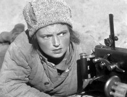 Кстати, Варвара Сергеевна Мясникова, исполнительница роли феи, в 1934 году снялась в фильме "Чапаев" в роли Анки-пулемётчицы.