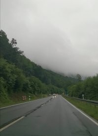 Вот не соглашусь, у меня вид на горы, за 8 лет я от них так и не устала и не приелось. Для меня постоянный релакс посидеть и полюбоваться ими. Они всегда разные время дня, года, солнце, дождь, особенно офигенный при дожде, когда все это испаряется, ты наблюдаешь как все это динамично поднимается наверх, укутывая все в туман. Очень классные ощущения. А если ещё музычку в уши и пробежгу по ним.... Фотограф из меня никакой и фото никогда не передадут атмосферу, конечно