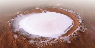 Скорее всего, наполнено замёрзшим углекислым газом, а не водой.
