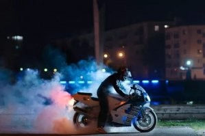 А как ночью жильцы кричат с балконов таким гражданам?