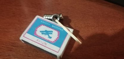 У меня сейчас дома есть вот такие (да еще штук 10 разновидностей). Детей нет, так что у меня они просто висят на системнике и ждут пока я их задействую по назначению (есть планы, правда сами магниты остались со времен когда занимался сувениркой). Но все равно разъединить их для 3-летнего ребенка - задача непосильная...