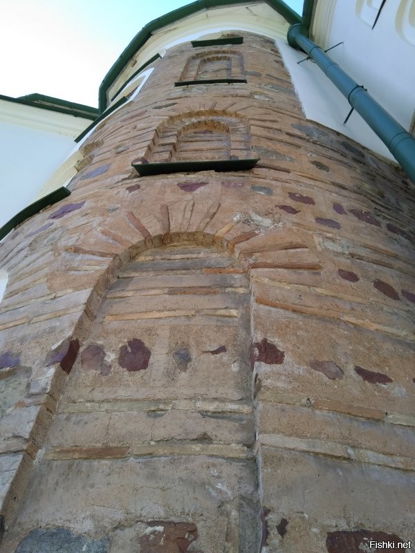 Домонгольская эпоха.  Этих сооружений очень мало. И это один из прекраснейших.