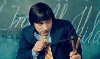 В Сахалинской школе учительница вытащила топор, когда ученик неправильно прочитал слово