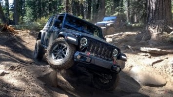 Многие конечно фрикмобили, но в любом случае, увеличенный дорожный просвет расширяет географию путешествий в чем собственно и заключается прикладное назначение автотранспорта, в отличии от заниженных помоек.