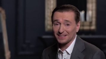 Подумаешь, что еврик к сотке, самое главное, что благодаря живительным поправкам к конституции отстояли таки в тяжелейшей борьбе  нашу культуру и русский язык!!! А то, если бы не эти волшебные поправки уже с лета гавкали бы все и мяукали на попранных могилах предков, да много еще чего..