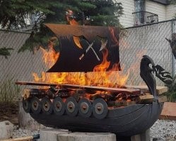 Погребальный костер для кур-вигингов, и барашков почитающих Одина.