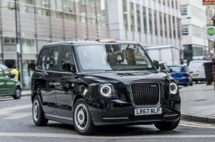 В Лондоне знаменитые черные кэбы постепенно становятся полностью электрическими.