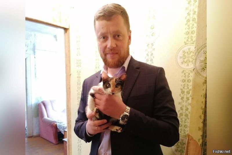 а у нас в Тверской области глава Ржева подарил погорельцам котёнка. круто, да? вот купят люди новую квартиру и уже есть кого запускать туда первым!!!