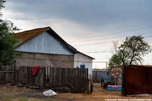 Жить можно?

То-есть для тебя это нормальная жизнь в России?

С этим я с тобой согласен! 

Половина России в таком состоянии.