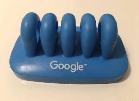 16. "Что это такое? С виду напоминает виноград, но он почему-то странного цвета и весь в крапинку"