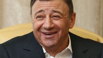 Что стоит за большими премиями больших начальников