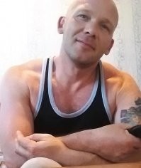 унд вайта ? ви гетс ? кто ты , ауслендер ?  я вижу ты моего племени . и не рассказывай откуда ты . казахстан или откуда ты .  пох. ты тоже немец . как и я.  труд . спорт .Бог .