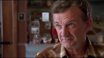 Этот парочку бы успел приговорить...
Фильм "Трасса 60"