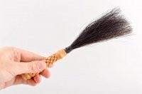 ...знакомый где то спёр по пьянке

кисть для разбрызгивания святой воды
поймали, суд. На вопрос судьи, "зачем она тебе нужна была?", был ответ: "демоны в парадном завелись, решил освятить")
дали 6 месяцев)