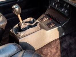 Одного меня интересует, что это за красная кнопка... ?