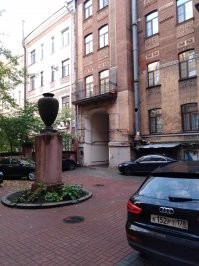 Только вчера, сделал для себя открытие, что временно проживаю в доме, где снимался эпизод в фильме С.Бодрова «Сестры»