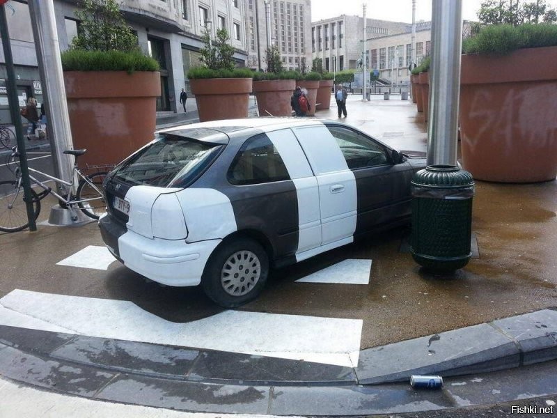 Хм давно я видать в центре не был , как зону 20 ввели и половина улиц закрыта для транспорта . Идиоты долбанные , выборы скоро . Я думаю опять потом будут министров искать , этот министр отличился так что у нас теперь весь город зона 20-30 ,  у меня машина 20 км в час не едет  урод , уже подписи собрали что бы его снять с должности . Где было 2-3 полосы теперь одна потому что остальное отдали велосипедистами с моторчиками которые свыше 50 км летают по городу а ты едь свои 20-30 км в час . Мы платим дорожные налоги и за проживание в городе а они просто так могут ездить . Если уж демократия тогда всем равные права