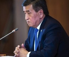 Нелегко быть президентом в Киргизии.