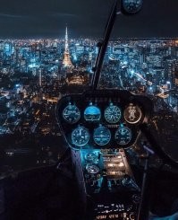 И это тоже ) Чтобы так смазались фары от машин нужна выдержка и неподвижность, то есть не для вертолета.. Да и панель взята из другой фотки.