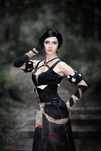 Ага. Трисс, значит, не по канону. А Йеннифер - ну просто пи...дец какая аутентичная!!! Или поговорим про цыганского барона Мышовура? Френгилья Виго у Netflix тоже просто вылитая! Короче. Не лей мне чай на спину! Netflix угробил франшизу. Как же я хотел, чтобы Ведьмака экранизировал HBO!!!