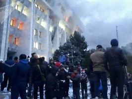 Да уже похрену , пусть уж лучше в этом всё случится ! Вон саркофаг вскрыли и понеслось ! Карабах !!! Киргизия !!!