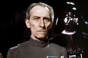 У бритишей экранизаций тьма. И актеров которые играли Шерлока тоже тьма) Империя даже гранд-моффа Таркина для наведения порядка под личиной Холмса посылала)