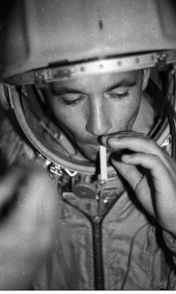 Всё просто. 
Когда забились туалеты на станции, нашим космонавтам приходилось выходить из станции "по естественным надобностям". 
Ну и перекурить, заодно. 
А как воздух в шлюзе не откачивай, всё равно, какая-то часть утекает в открытый космос. 
Вот расход воздуха и увеличился. 

Шутка, если что.