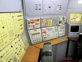 В теории может все просто, на практике-когда оборудование хрен пойми какого года и там все время че то пищит, попробуй разберись. 
Ракетные войска стратегического назначения. 
Это вам не за партой в универе в тетради кнопки рисовать