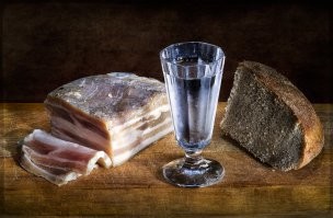 Милейший vova old
Ты ненормально агрессивен.
Съешь бутербродик, выпей водки.
Может и отпустит.