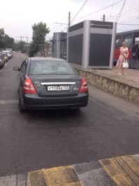 ""Водитель сегодня(28.08.2014) сбил ребёнка на велосипеде который двигался по пешеходному переходу и не остановился, а мальчик от страха быстро уехал. Это было в городе Краснодар по улице Ставропольская успел сфотографировать только его номера...""